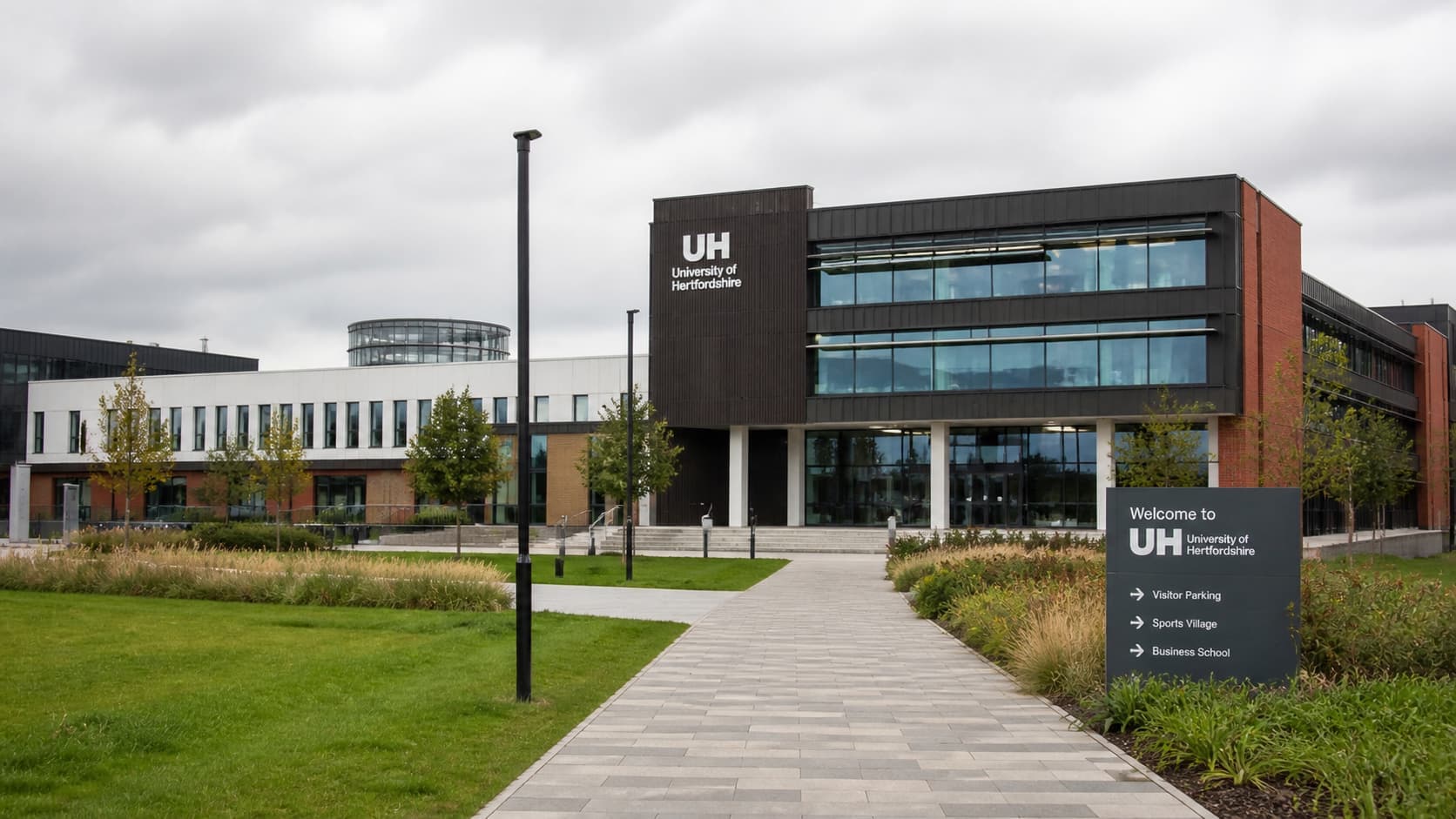 Why Pakistani Students Choose the University of Hertfordshire, UK (2026)